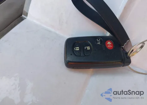 2015 Toyota Prius Two z USA, uszkodzony, nr VIN JTDKN3DU1F1949066